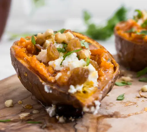Crema de calabaza con quinoa y queso feta saludable