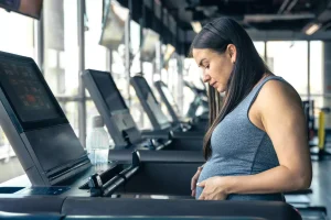 Ejercicio durante el embarazo: qué se puede hacer y qué evitar